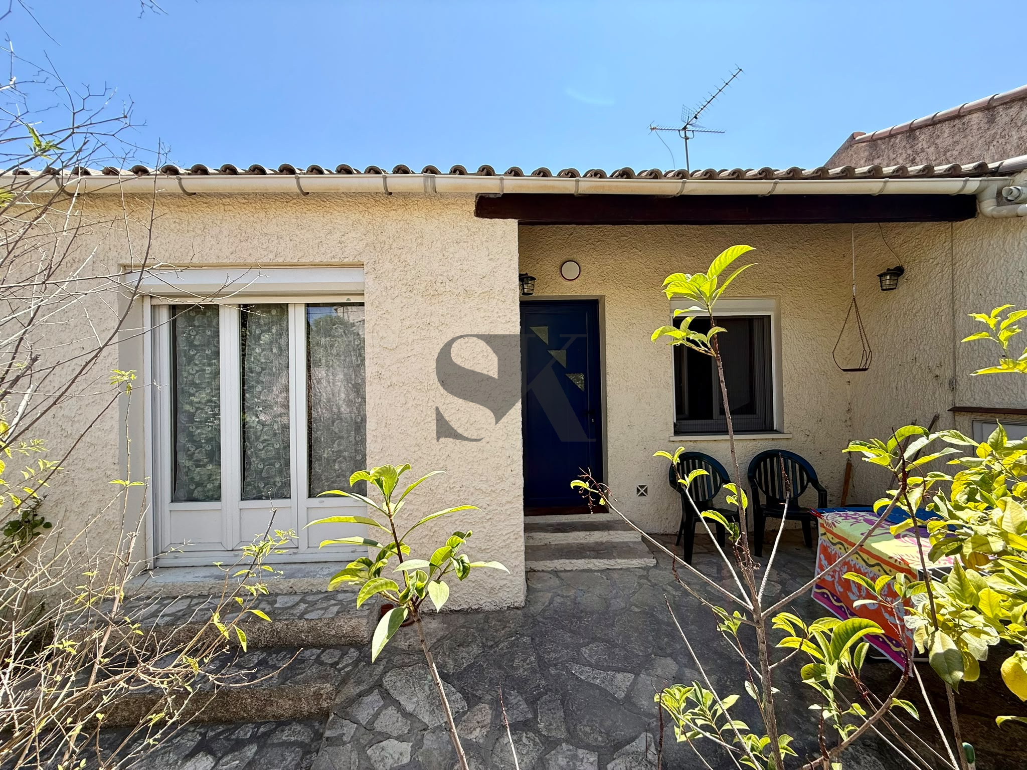 A Vendre Maison de 152 m2 avec Jardin et garage à rafraichir
